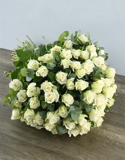 White Elegance Rose Bouquet - Product image