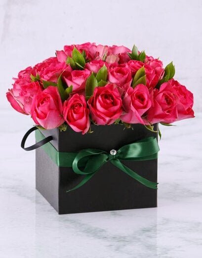 Beautiful Box of Cerise Roses - Product image