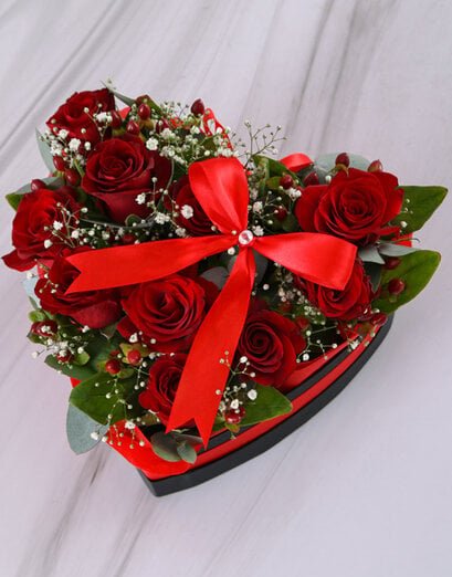 Stunning Heart Red Rose Arrangement - Product image