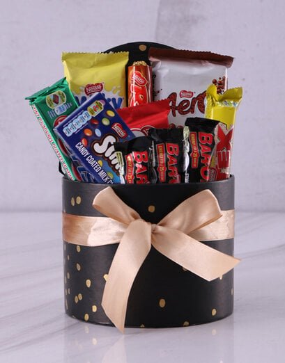 Gorgeous Gold Dot Hat Box