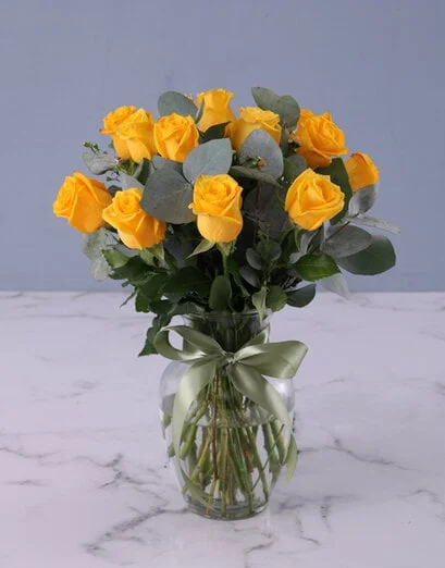 Beaming Yellow Roses In A Vase - Product image