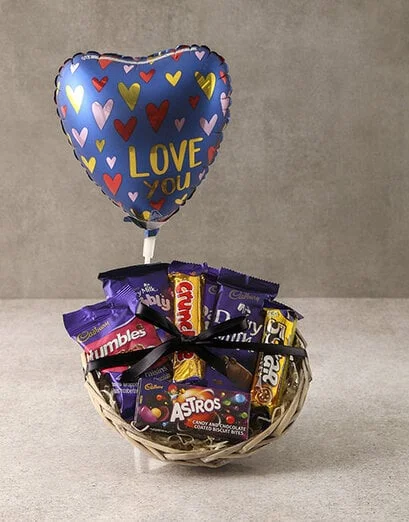 Cadbury Choc Love Basket Hamper - Product image