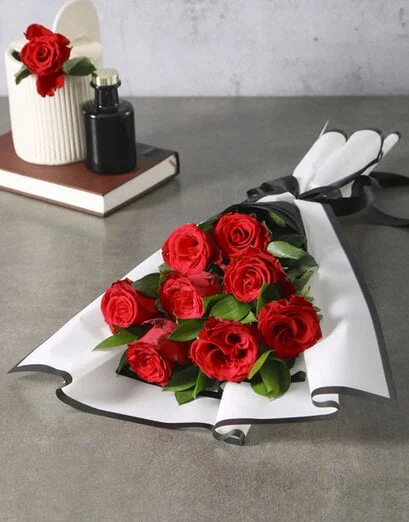 Classic Red Rose Bouquet - Product image