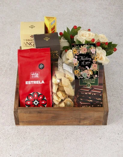 Cream Roses Gourmet Crate - Product image