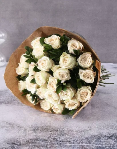 Cream Roses in Craft Paper - Product image