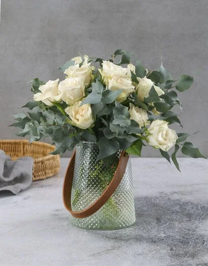 Gorgeous Cream Roses To Go - Product image