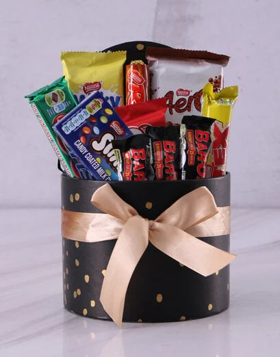 Gorgeous Gold Dot Hat Box - Product image