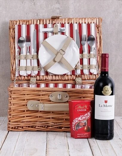 La Motte and Lindt Picnic Basket - Product image
