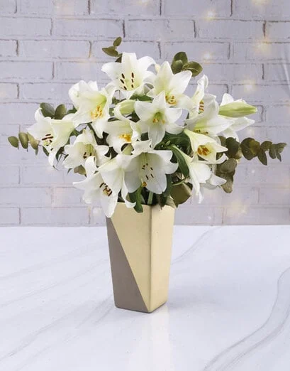 Liliaceous Snowflake Arrangement - Product image