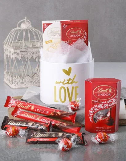 Lindt Lots Of Love Chocolate Hat Box - Product image