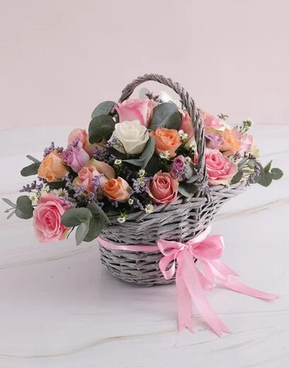 Radiant Roses Willow Basket - Product image