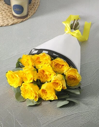 Radiant Yellow Rose Bouquet - Product image