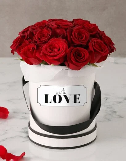Red Roses in Love Hat Box - Product image