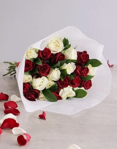 Royal Hearts Rose Bouquet - Product image