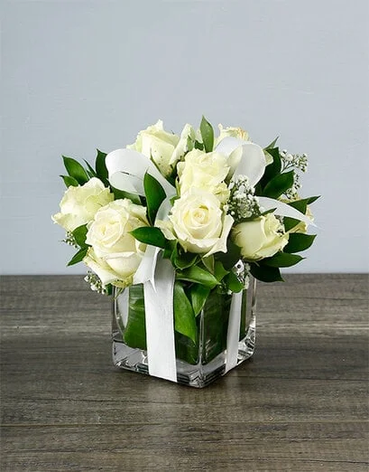 Small White Rose Surprise - Product image