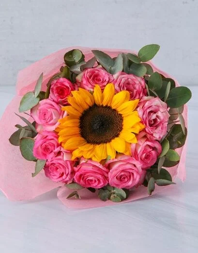 Sunkissed Blushing Rose Bouquet - Product image