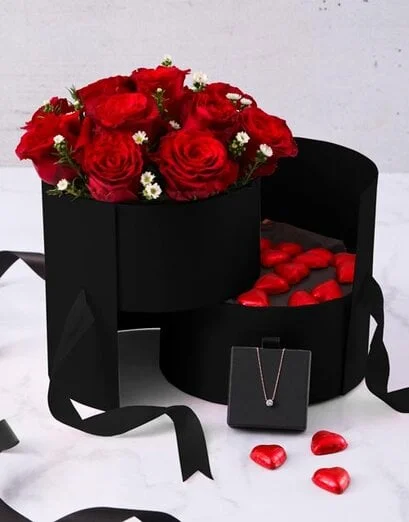 Top Tier Romance Hamper - Product image