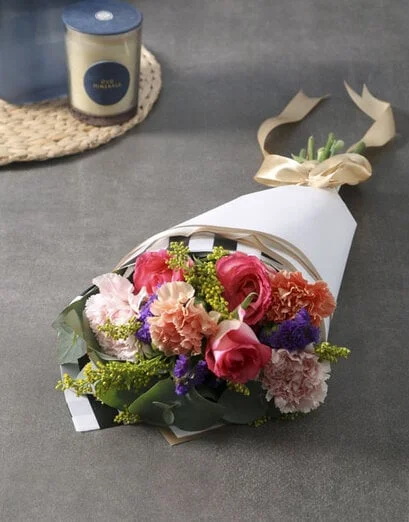 Warm Citrusy Sunset Budding Bouquet - Product image