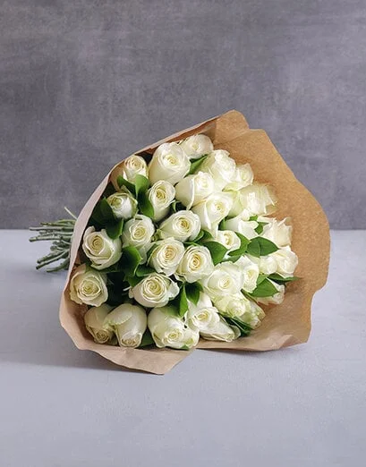 White Roses in Craft Paper - Product image
