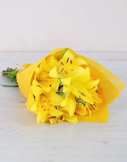 Yellow Asiflorum Lily Bouquet - Product image