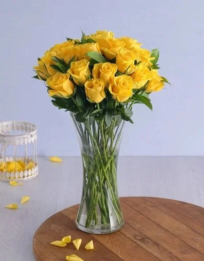 Yellow Roses in a Vase - Product image